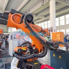 KR20 R1810 KRC4 কন্ট্রোলার এবং টিচ পেন্ডেন্ট সহ কুকা রোবট ব্যবহার করেছে