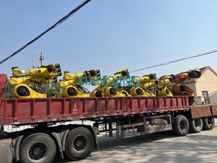 বাছাই এবং স্থানের জন্য KR 300-2 PA 5 অক্ষের রোবট আর্ম KUKA ব্যবহার করা হয়েছে