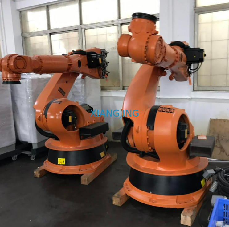 সেকেন্ড হ্যান্ড রোবট KR 210 R2700 EXTRA কুকা রোবট বাছাই এবং প্রচুর স্টক রাখার জন্য ব্যবহৃত হয়েছে